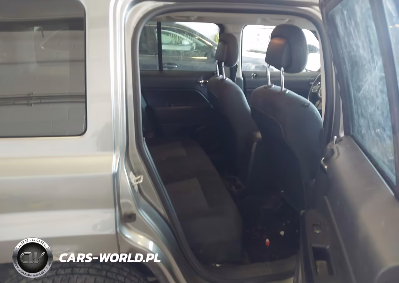 2014 Jeep Patriot Latitude VIN:1C4NJRFB0ED615986 - 8