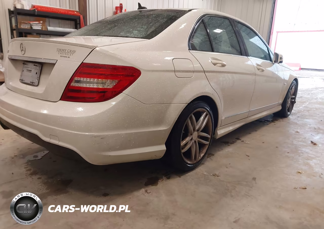 2012 Mercedes-Benz C 250 Sport VIN:WDDGF4HB3CA611977 - 4