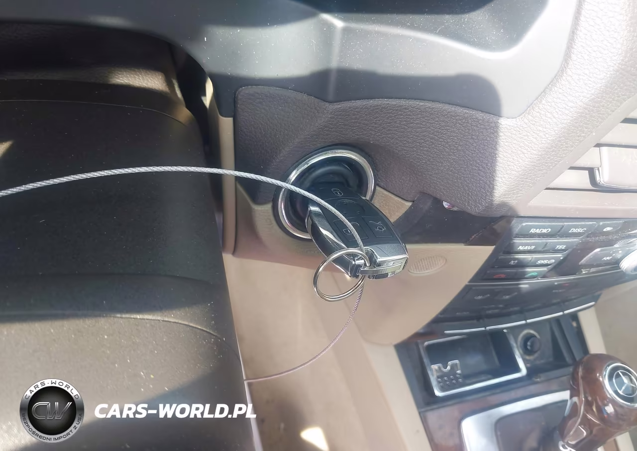 2011 Mercedes-Benz E 550 VIN:WDDKJ7CB8BF070489 - 11