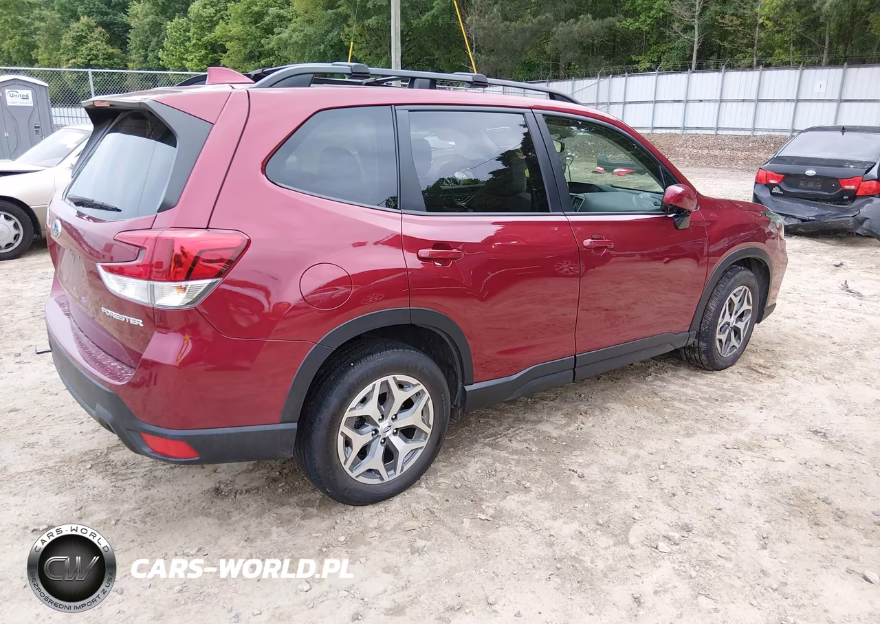 2019 Subaru Forester Premium VIN:JF2SKAGC0KH561278 - 4