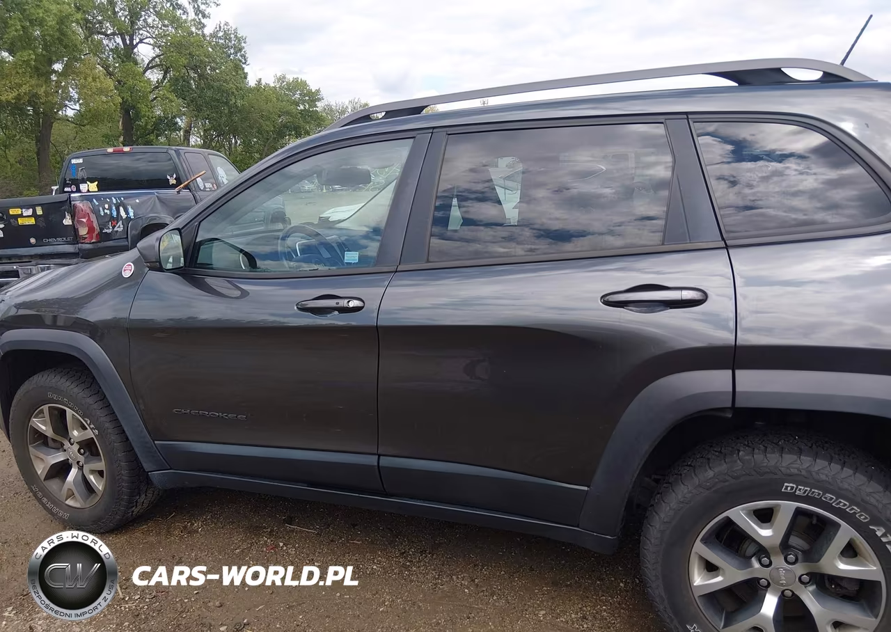 2015 Jeep Cherokee Trailhawk VIN:1C4PJMBS8FW596028 - 15