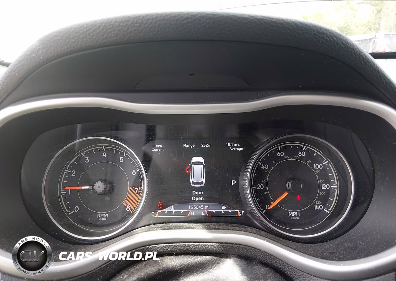 2015 Jeep Cherokee Trailhawk VIN:1C4PJMBS8FW596028 - 7
