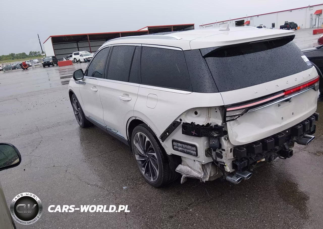 2020 Lincoln Aviator Reserve VIN:5LM5J7XC2LGL26978 - 3