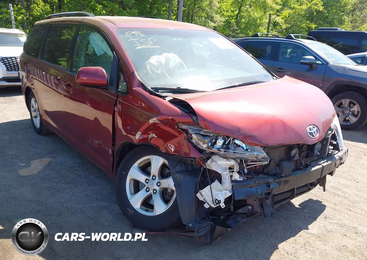 2015 Toyota Sienna Le 8 Passenger – zdjęcie 1 z 16