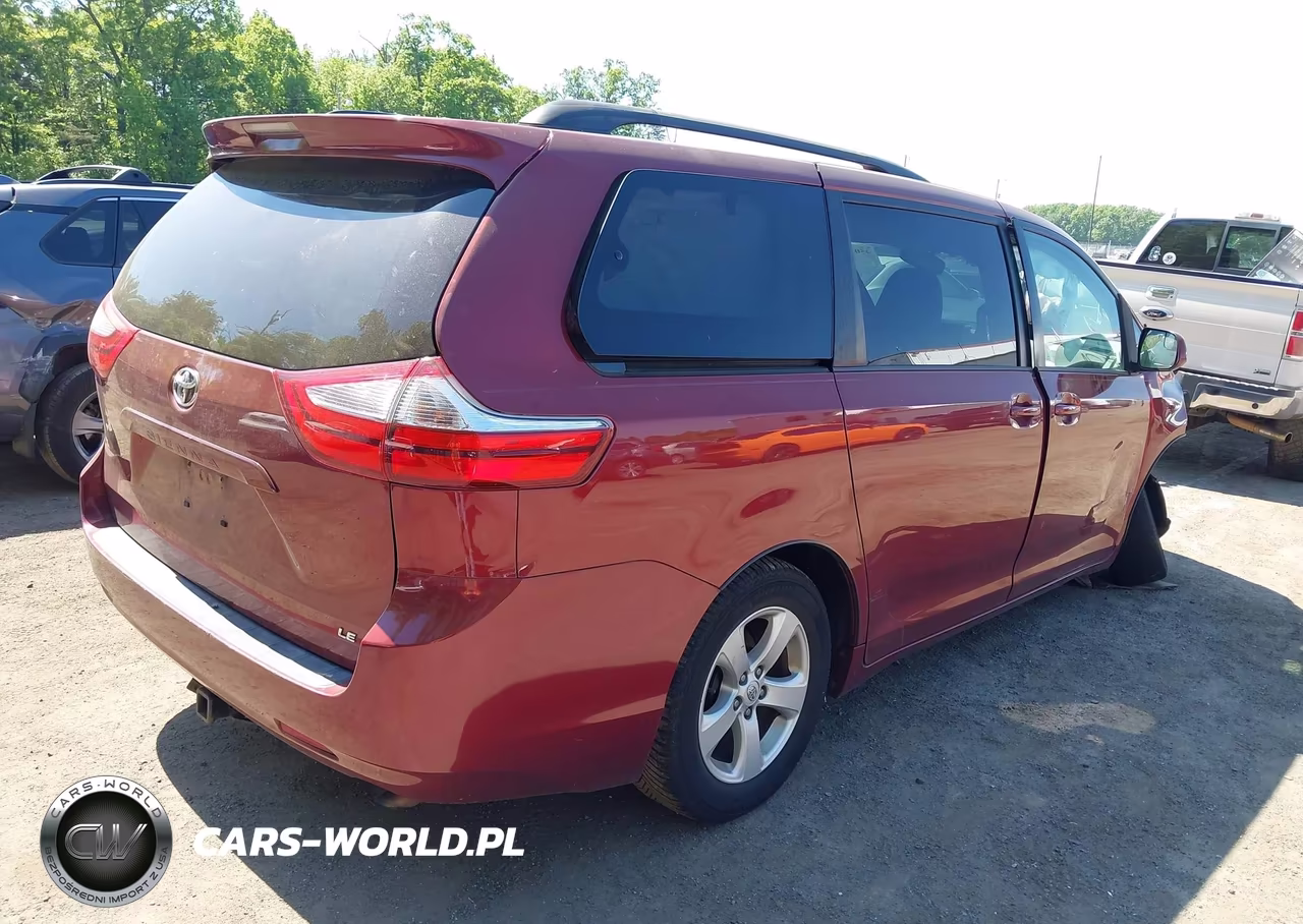2015 Toyota Sienna Le 8 Passenger VIN:5TDKK3DC9FS648662 - 4