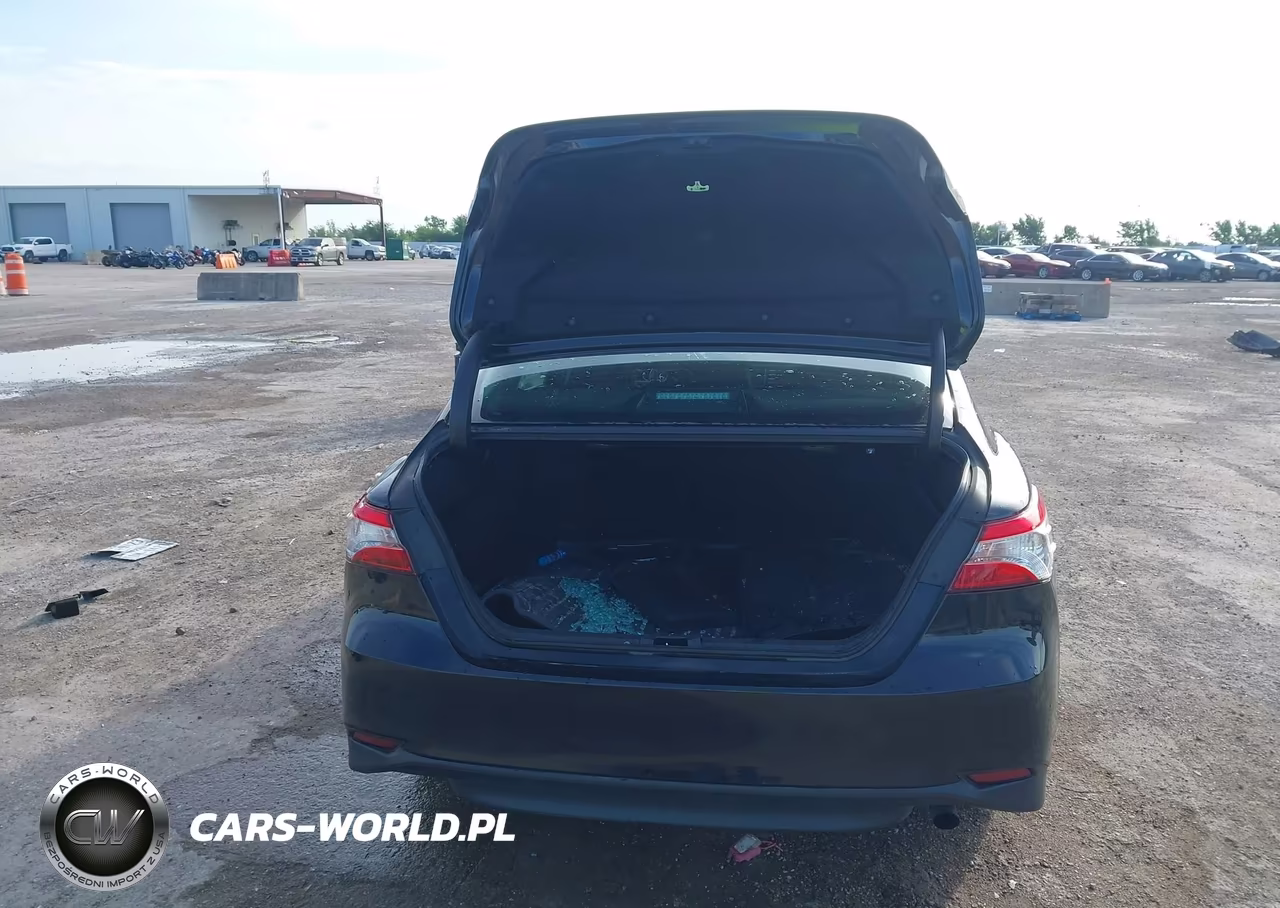 2019 Toyota Camry Le VIN:4T1B11HK5KU852739 - 16