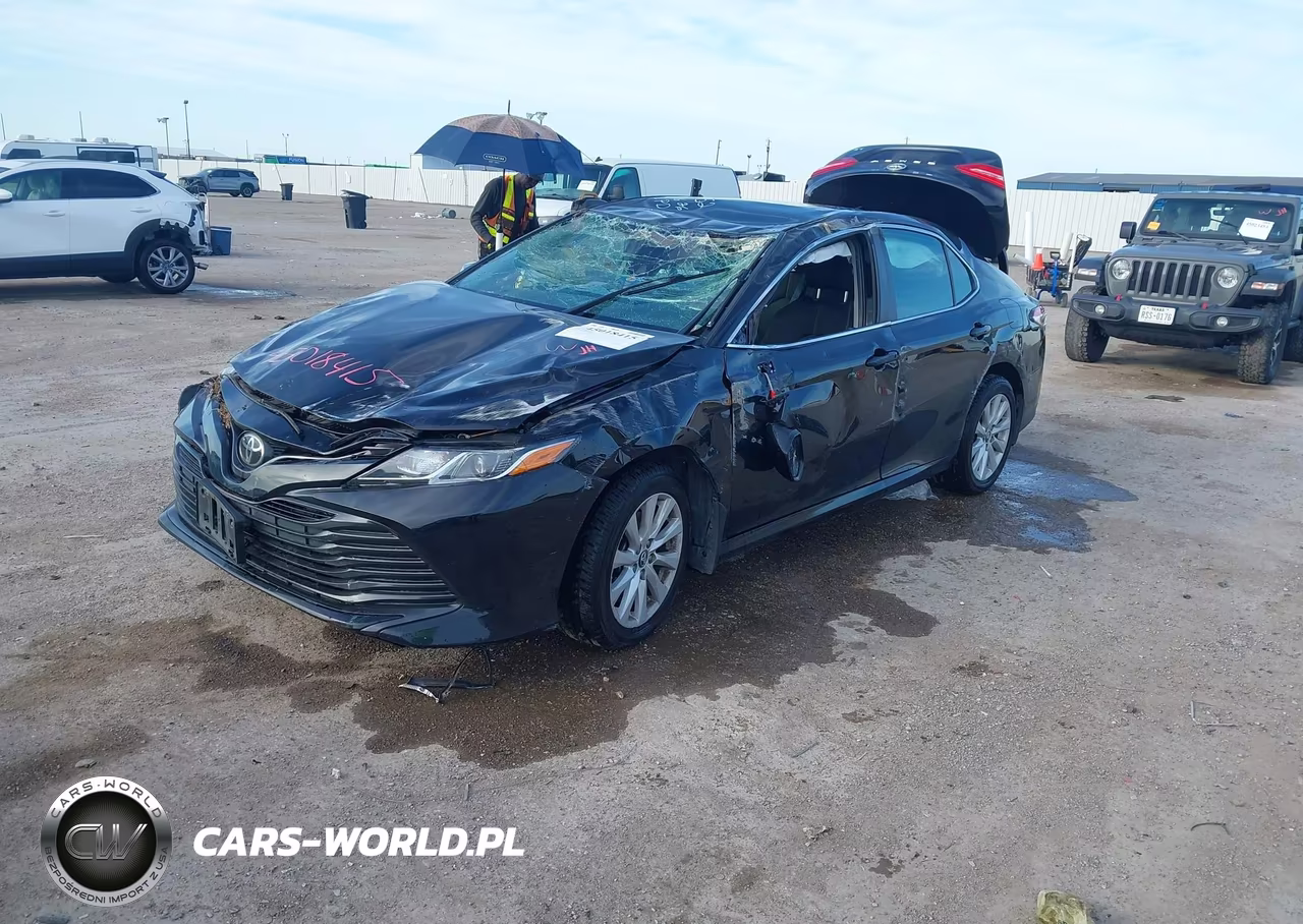2019 Toyota Camry Le VIN:4T1B11HK5KU852739 - 2