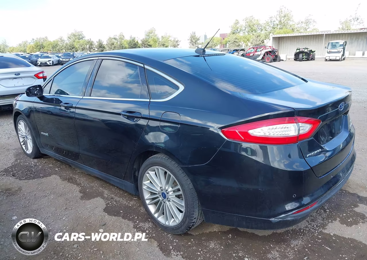 2014 Ford Fusion Se Hybrid VIN:3FA6P0LU5ER393253 - 3