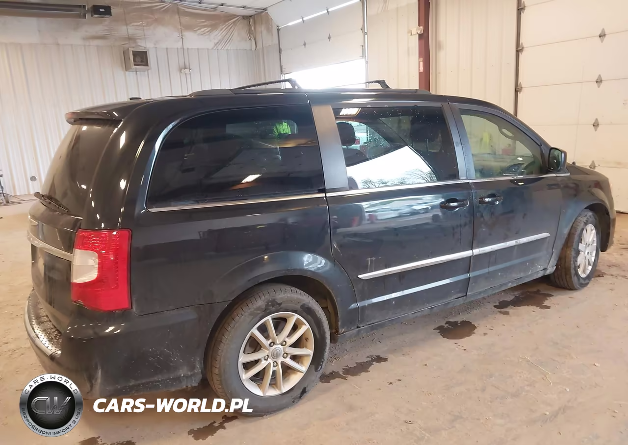 2013 Chrysler Town & Country Touring VIN:2C4RC1BG9DR653324 - 4