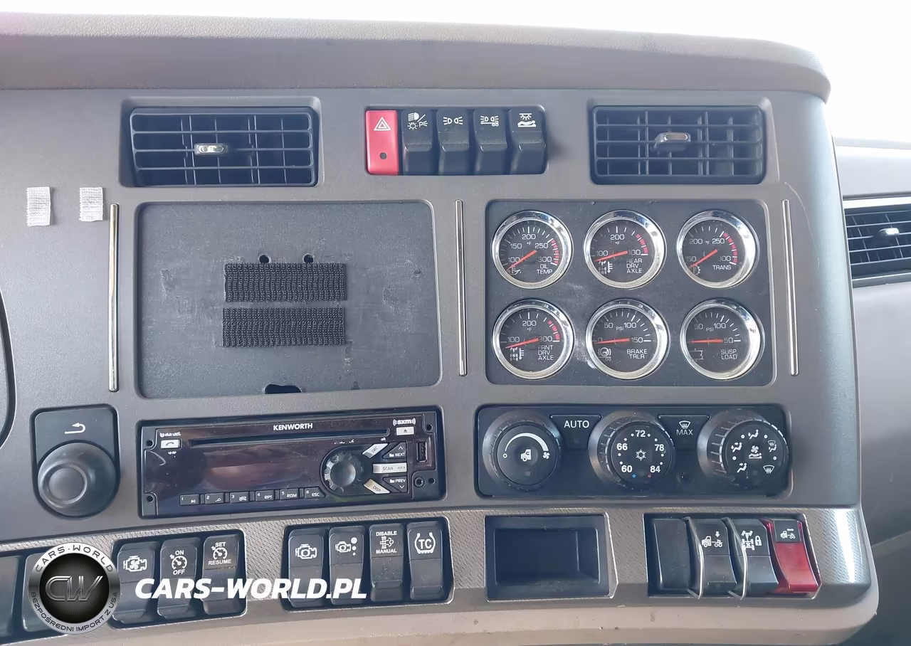 2018 Kenworth T680 VIN:1XKYDP9X4JJ195679 - 13