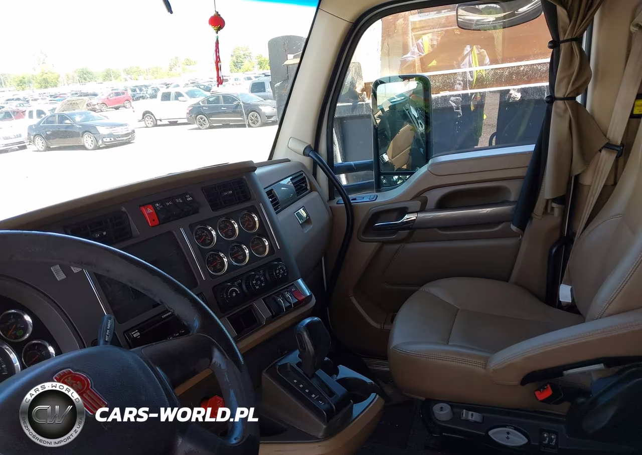 2018 Kenworth T680 VIN:1XKYDP9X4JJ195679 - 5
