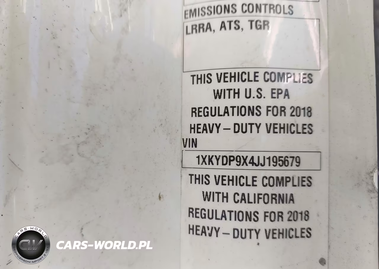 2018 Kenworth T680 VIN:1XKYDP9X4JJ195679 - 9