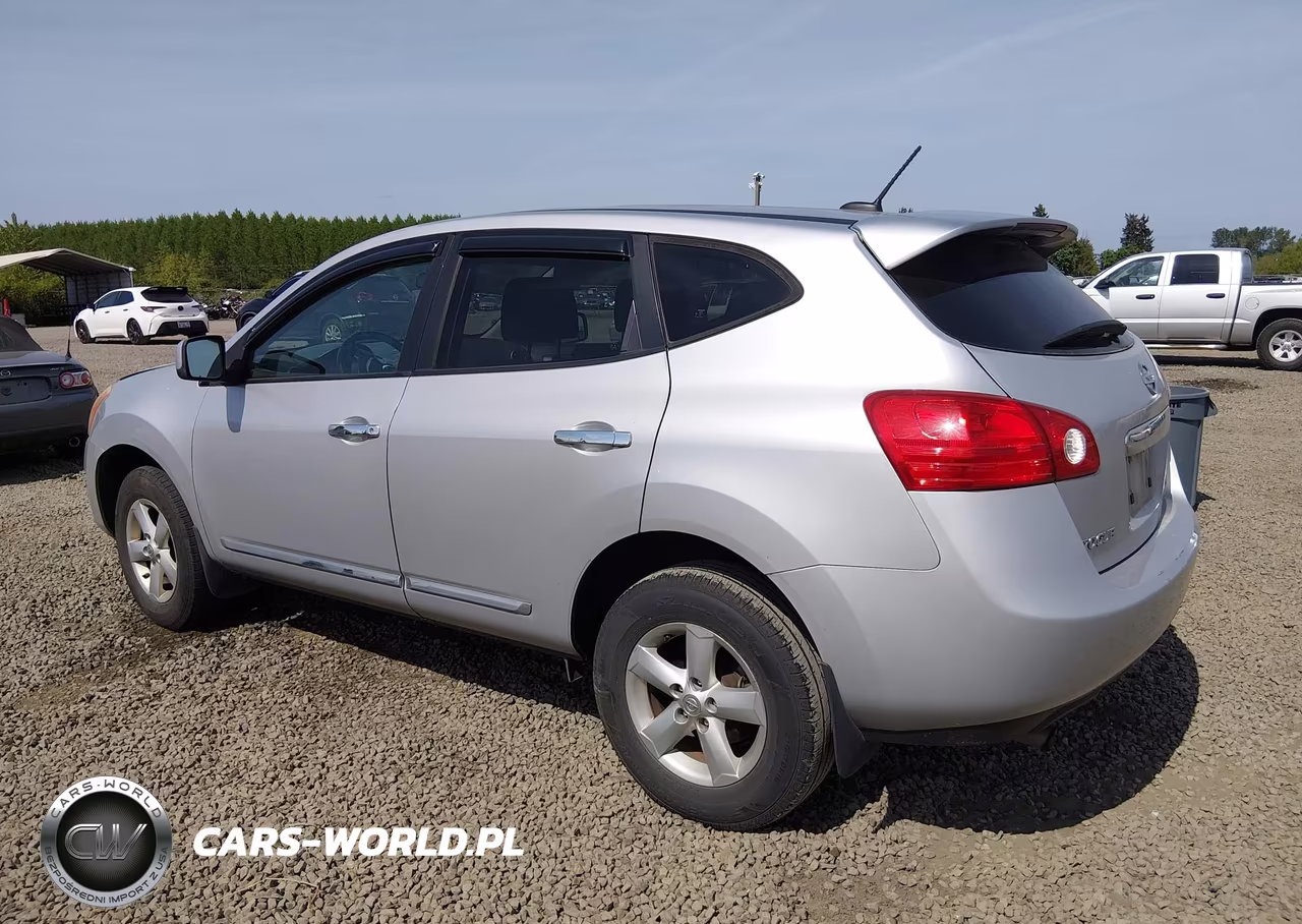 2013 Nissan Rogue S VIN:JN8AS5MV2DW132587 - 3