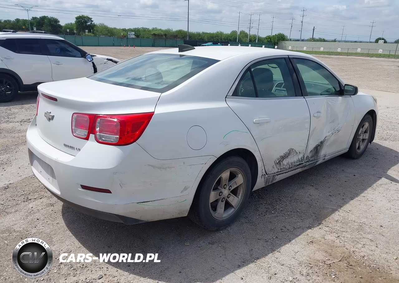 2015 Chevrolet Malibu Ls VIN:1G11B5SL7FF310826 - 4