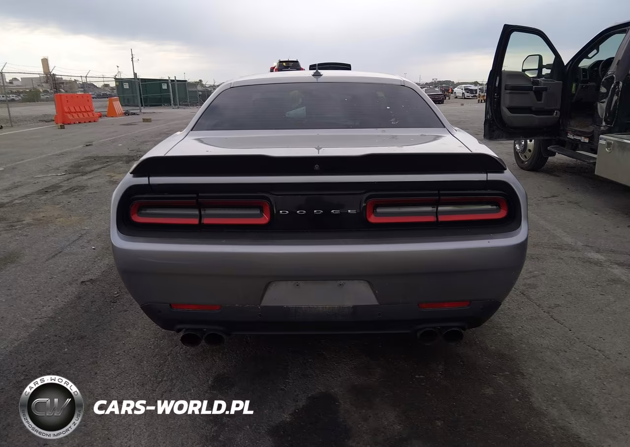 2015 Dodge Challenger Sxt VIN:2C3CDZAG7FH737206 - 17
