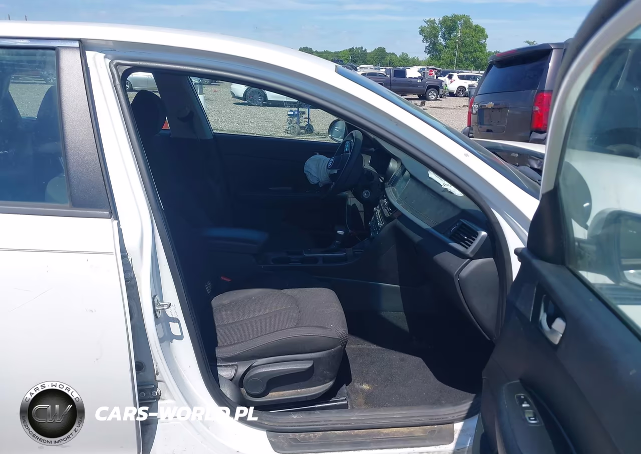 2019 Kia Optima Lx VIN:5XXGT4L30KG362866 - 5