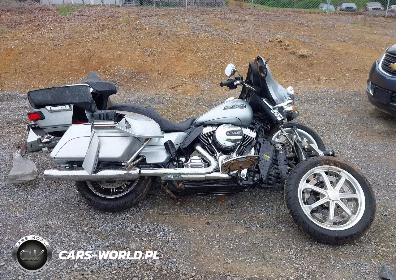 2015 Harley-Davidson Flhtcul Ultra Classic Low VIN:1HD1KDM10FB667252 - 13