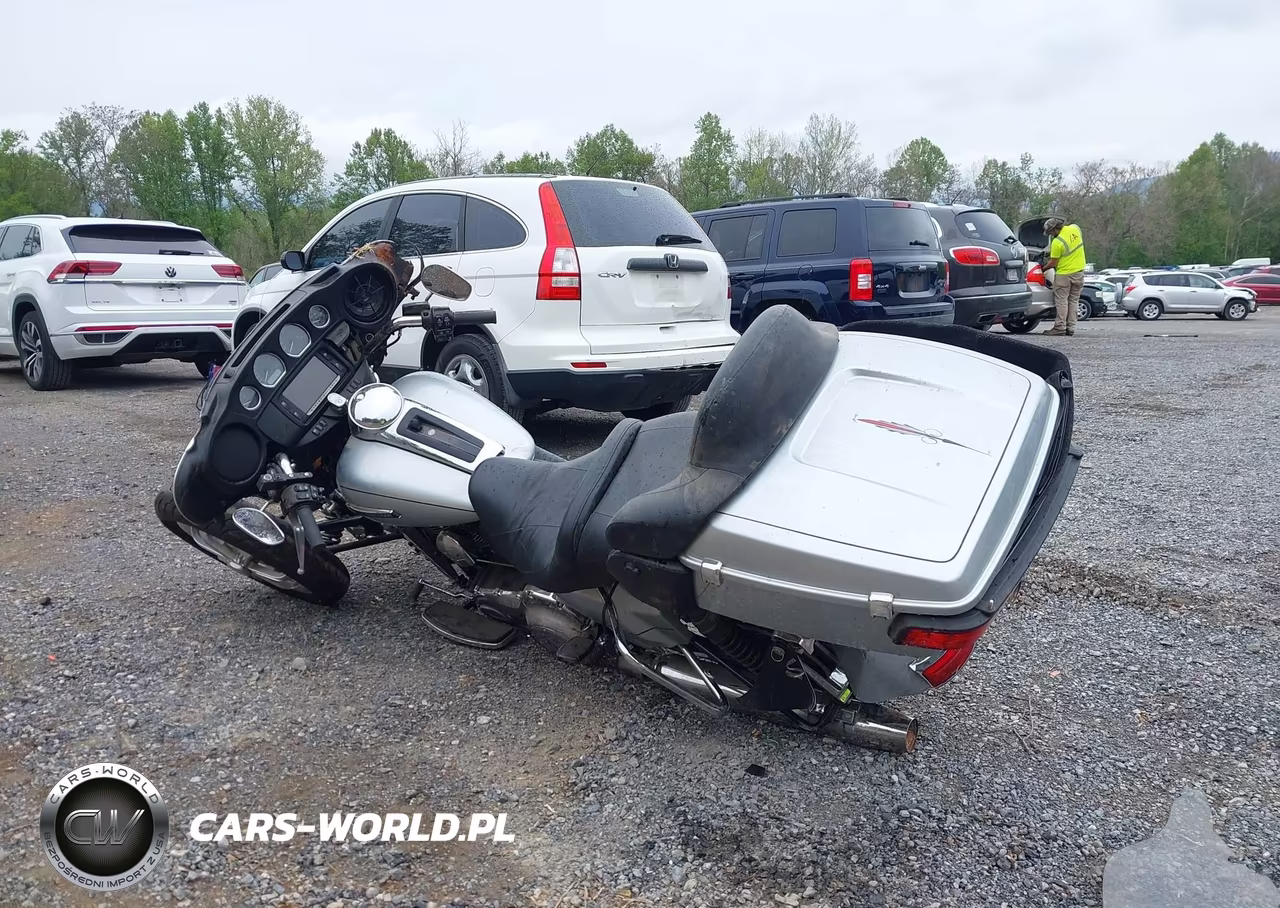 2015 Harley-Davidson Flhtcul Ultra Classic Low VIN:1HD1KDM10FB667252 - 3