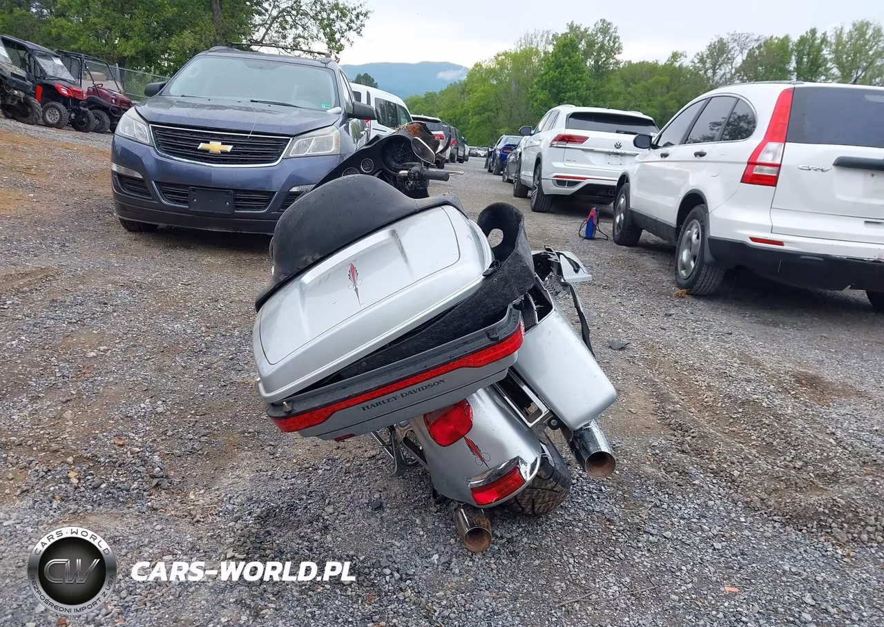 2015 Harley-Davidson Flhtcul Ultra Classic Low VIN:1HD1KDM10FB667252 - 6