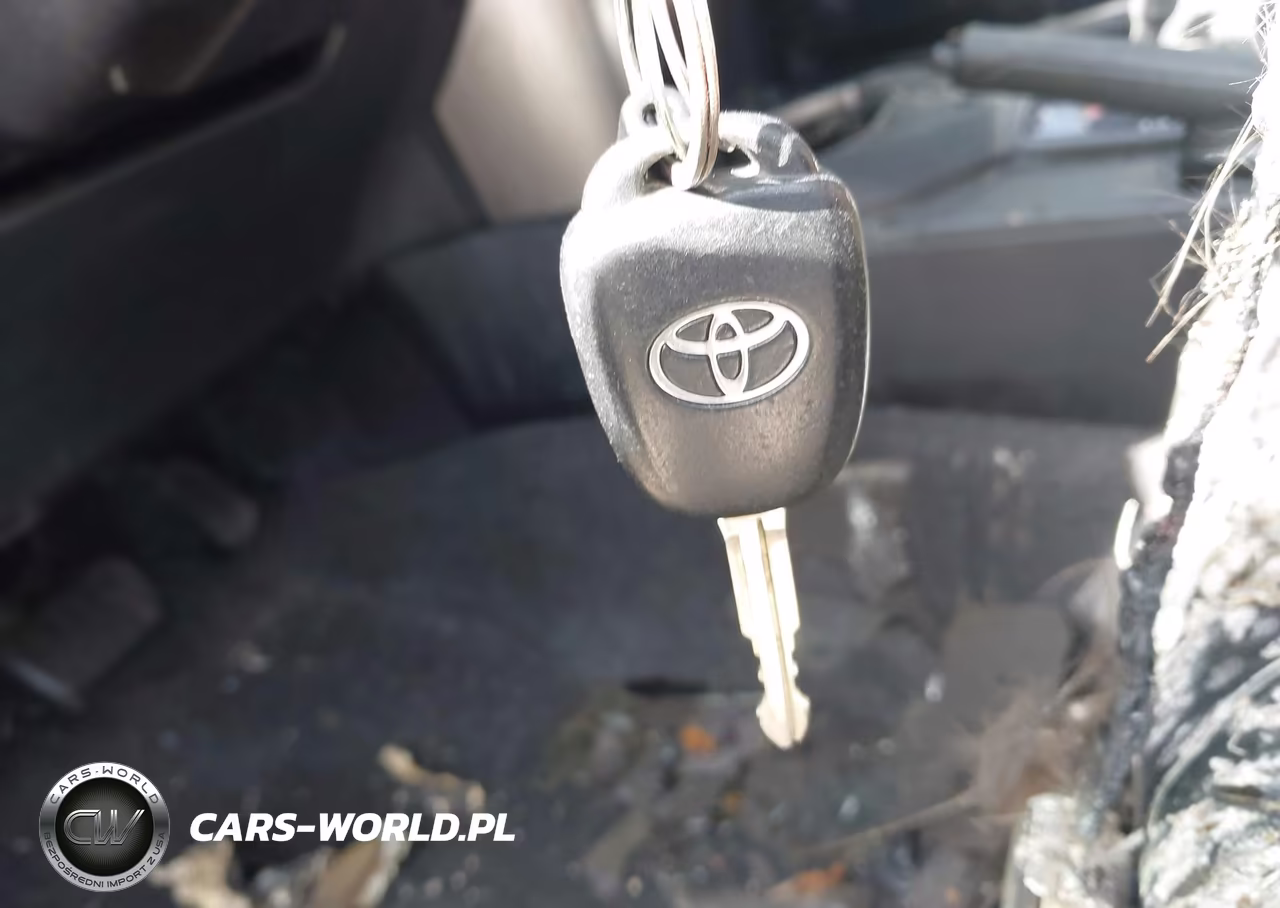 2017 Toyota Rav4 Le VIN:JTMZFREVXHJ107108 - 11