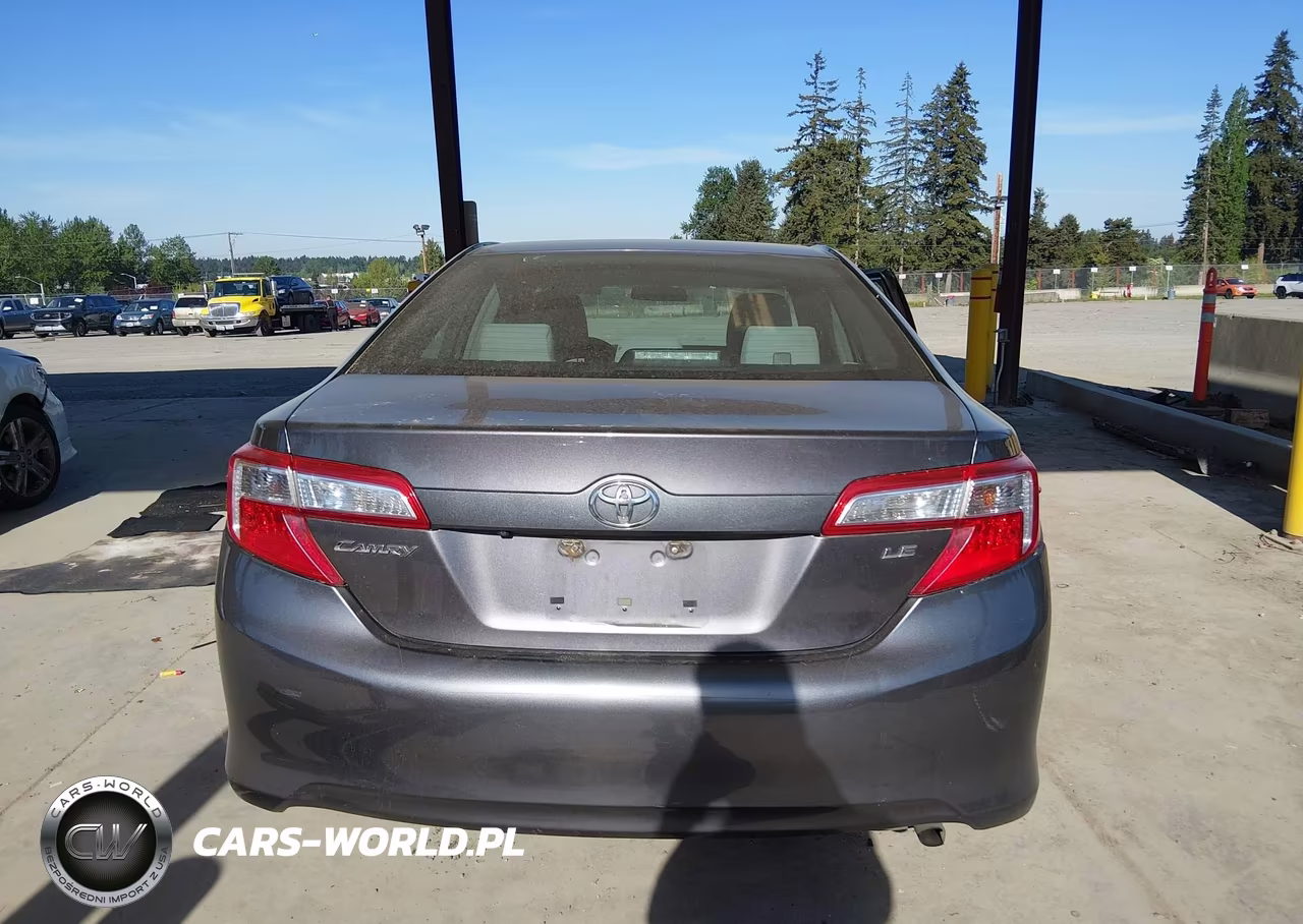 2014 Toyota Camry Le VIN:4T4BF1FK6ER431756 - 16