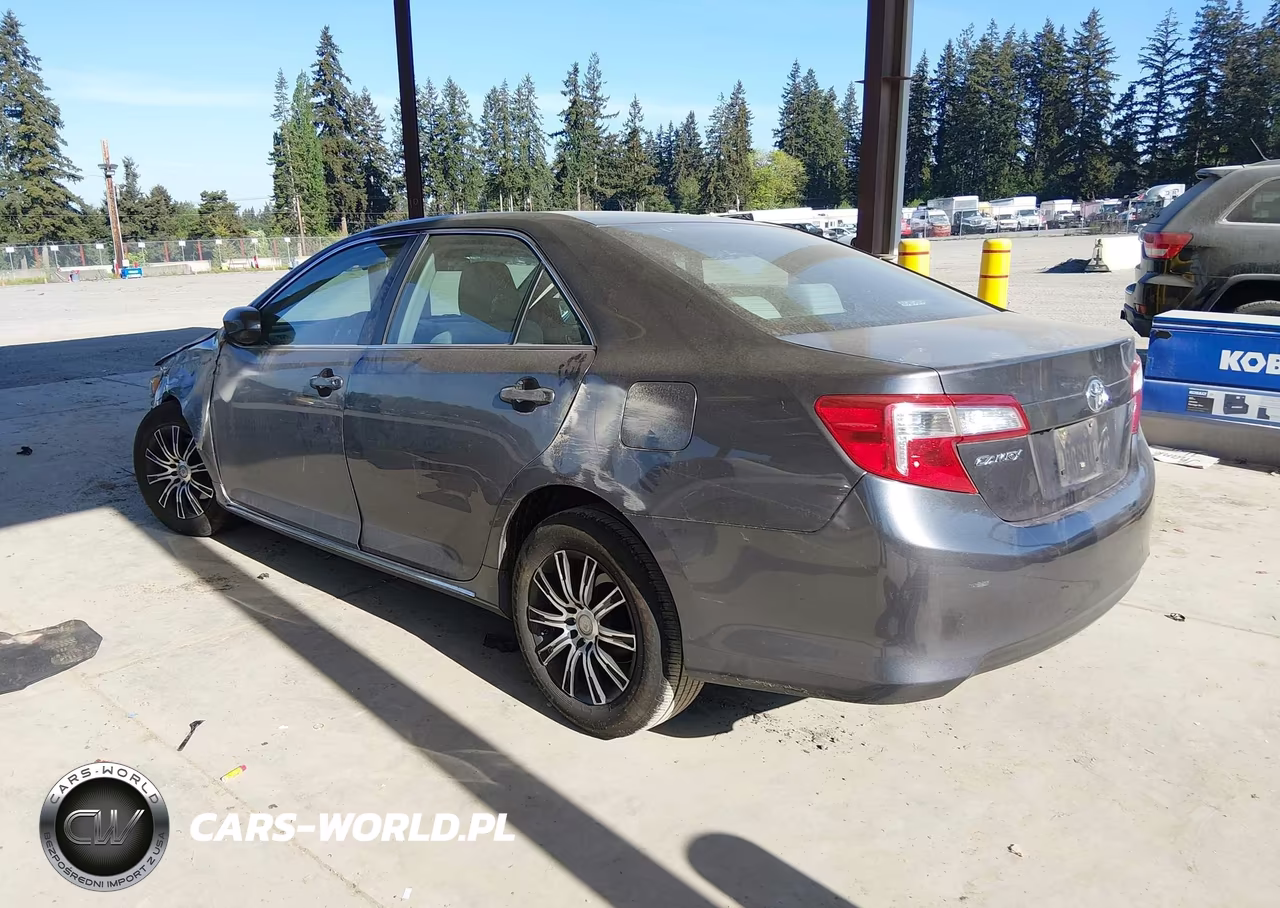 2014 Toyota Camry Le VIN:4T4BF1FK6ER431756 - 3