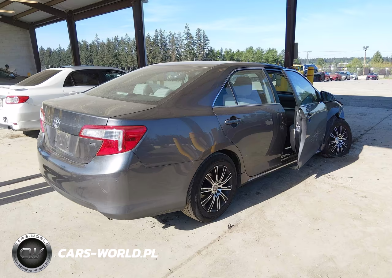 2014 Toyota Camry Le VIN:4T4BF1FK6ER431756 - 4