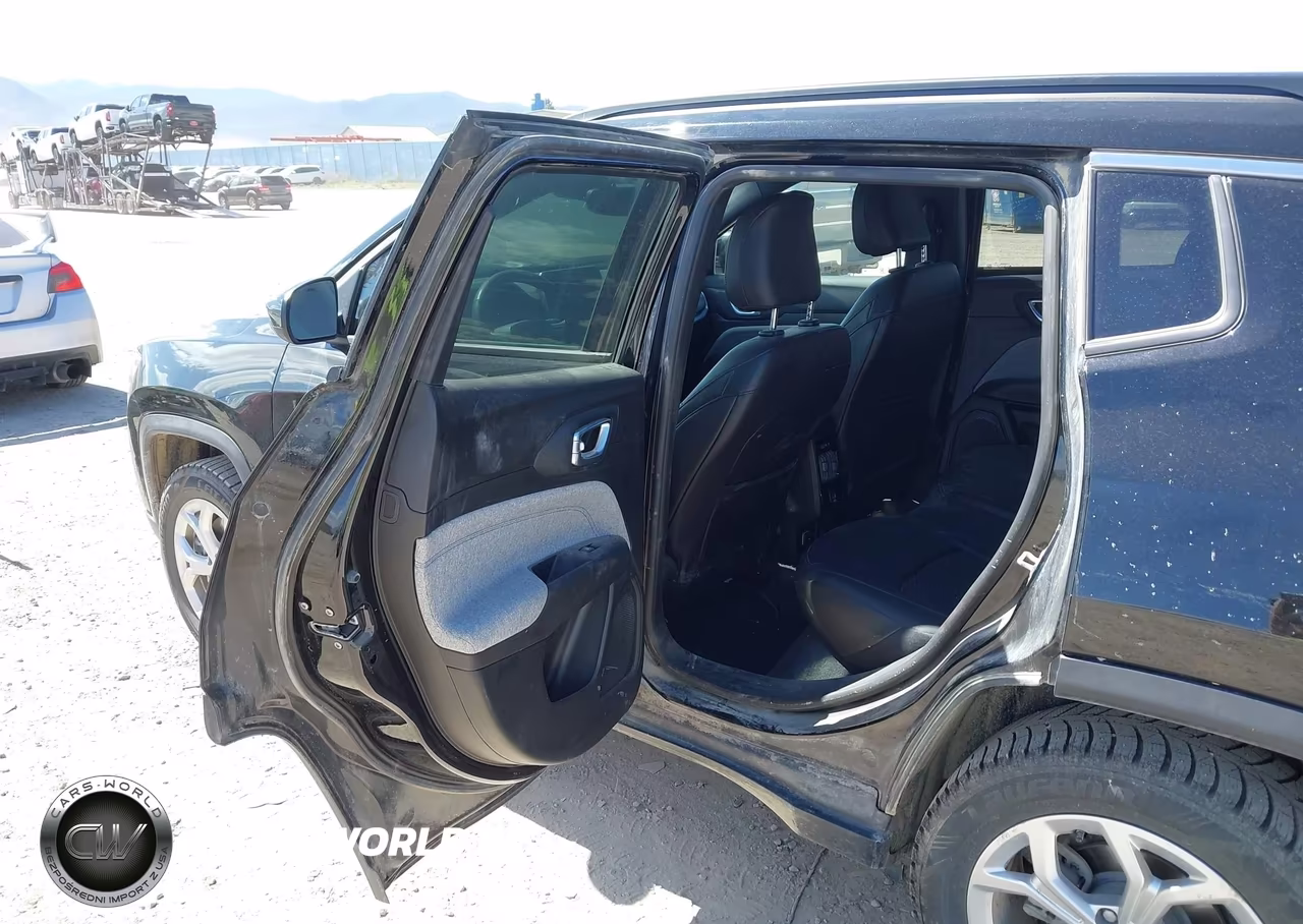 2025 Jeep Compass Latitude 4X4 VIN:3C4NJDBN7ST539868 - 8