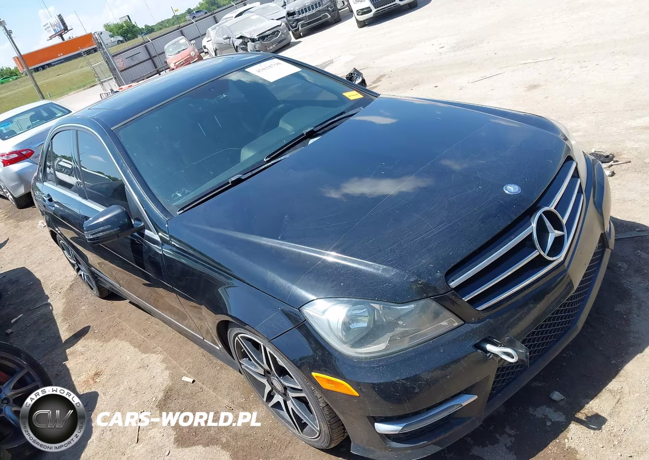 2013 Mercedes-Benz C 300 Sport 4Matic VIN:WDDGF8AB5DR288651 - 13