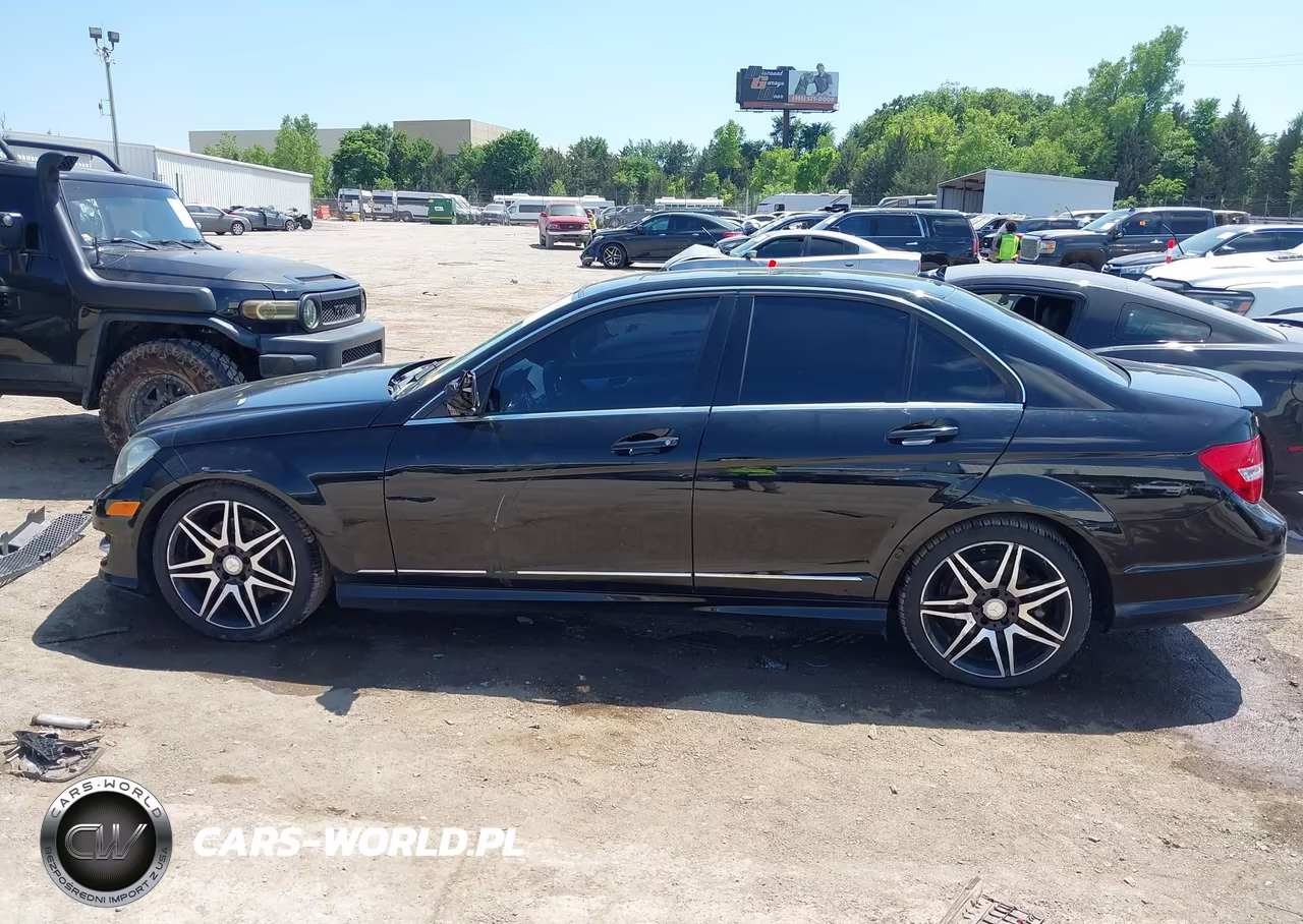 2013 Mercedes-Benz C 300 Sport 4Matic VIN:WDDGF8AB5DR288651 - 14
