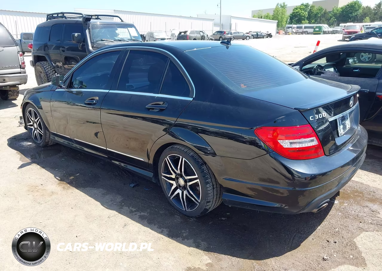 2013 Mercedes-Benz C 300 Sport 4Matic VIN:WDDGF8AB5DR288651 - 3