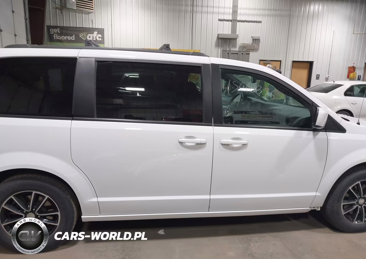 2018 Dodge Grand Caravan Gt VIN:2C4RDGEG4JR271774 - 14