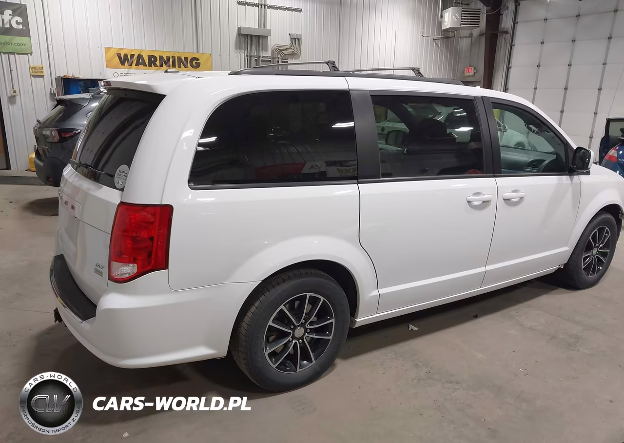 2018 Dodge Grand Caravan Gt VIN:2C4RDGEG4JR271774 - 4