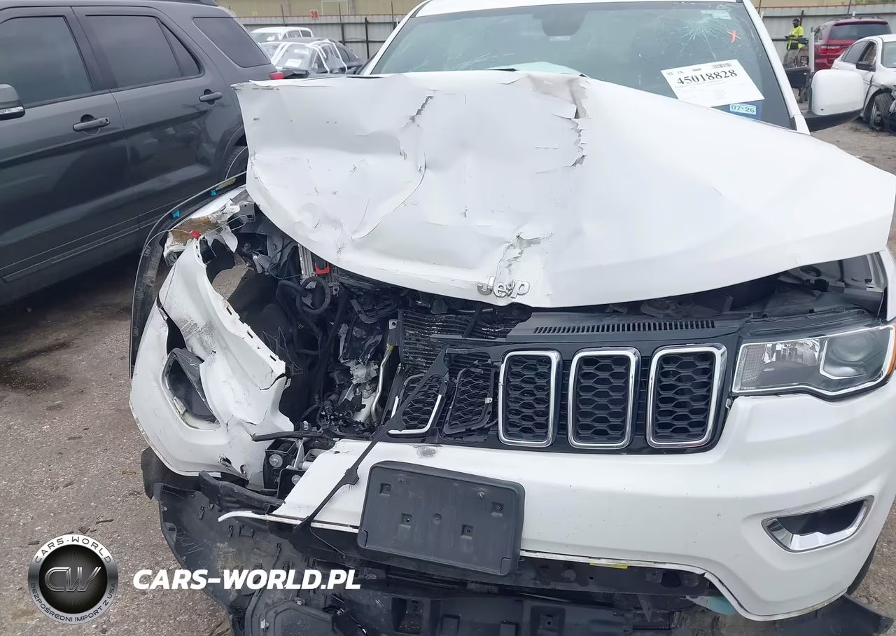 2020 Jeep Grand Cherokee Laredo E 4X4 VIN:1C4RJFAG4LC173333 - 6