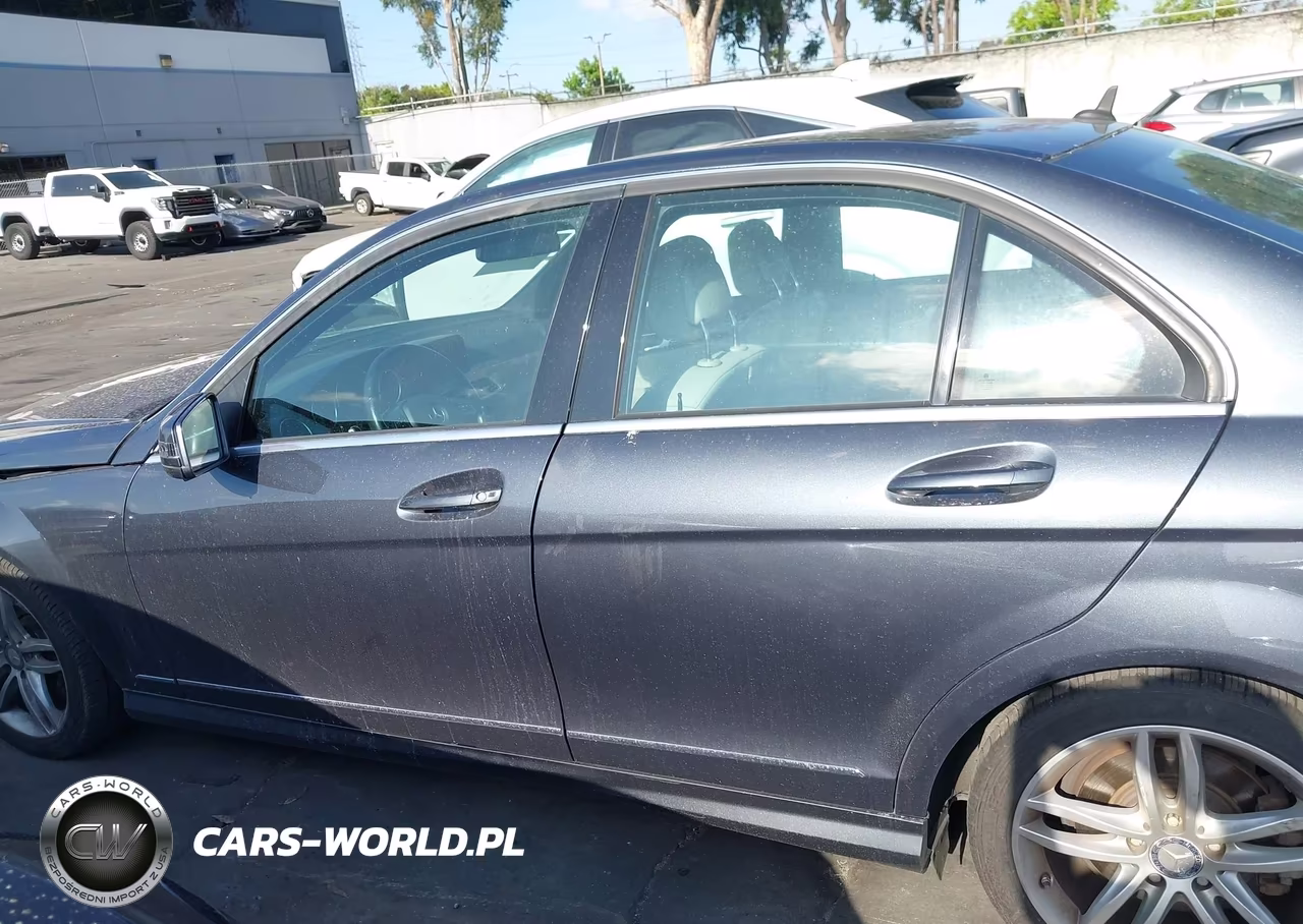 2013 Mercedes-Benz C 300 Sport 4Matic VIN:WDDGF8AB3DA768606 - 15