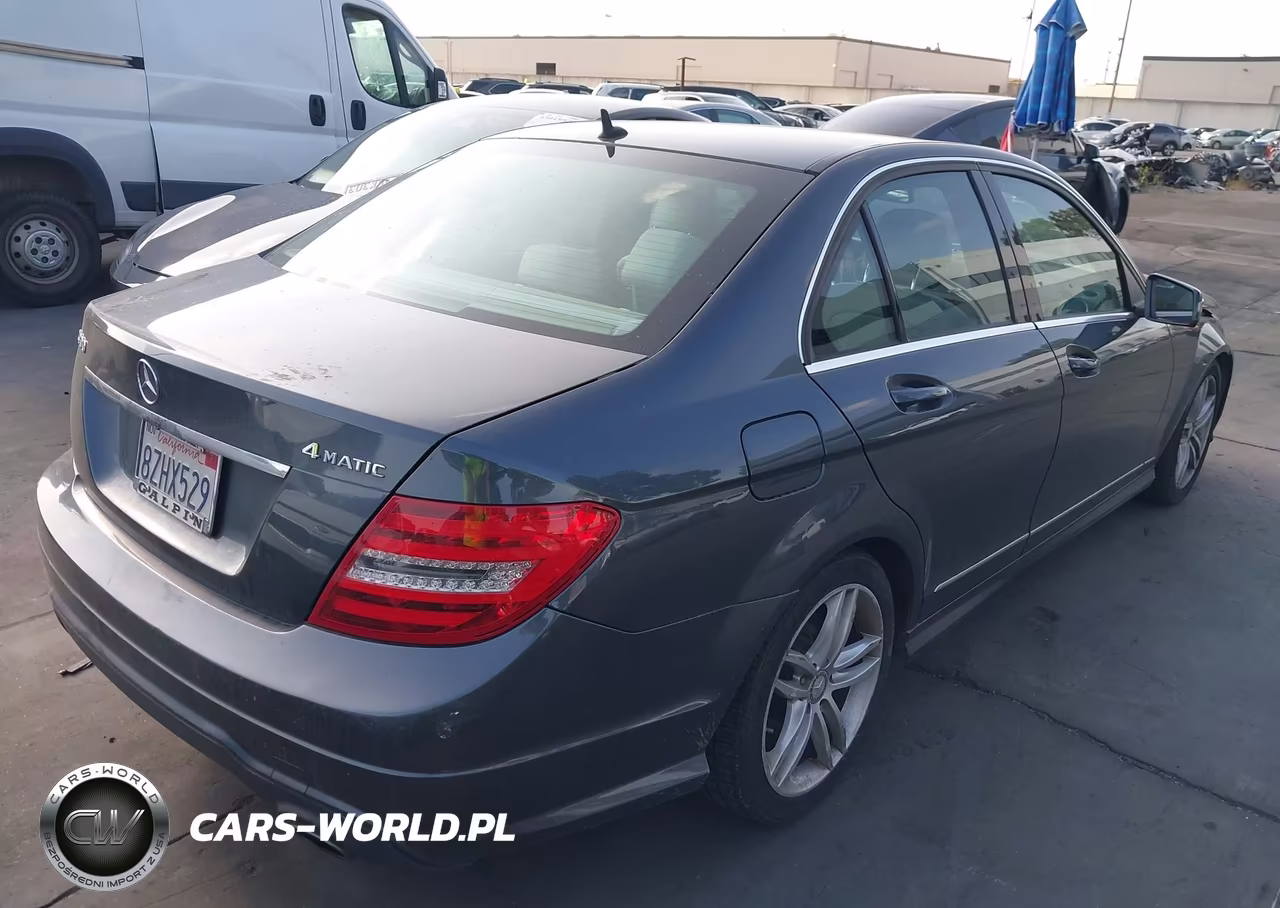 2013 Mercedes-Benz C 300 Sport 4Matic VIN:WDDGF8AB3DA768606 - 4