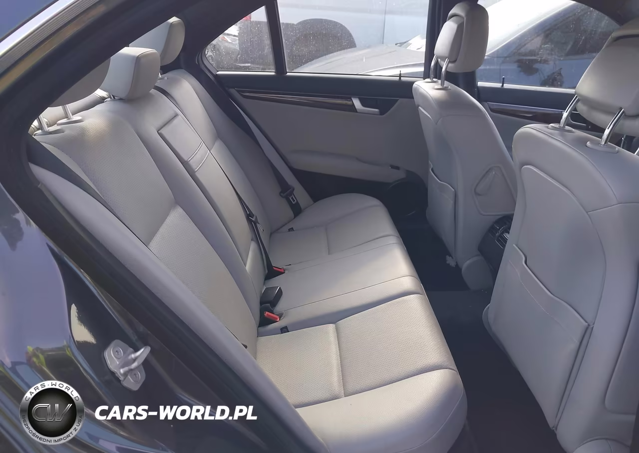 2013 Mercedes-Benz C 300 Sport 4Matic VIN:WDDGF8AB3DA768606 - 8