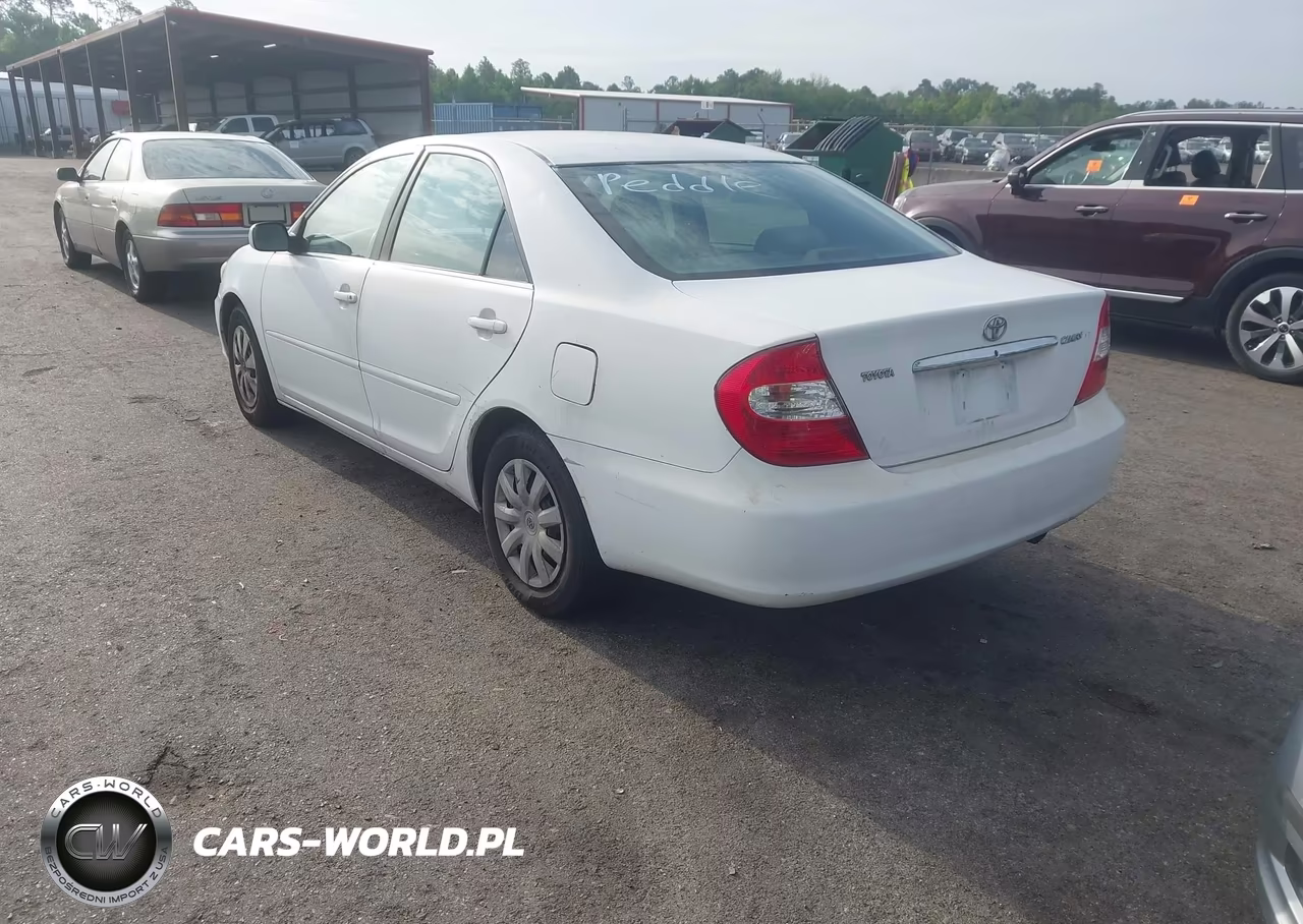 2004 Toyota Camry Le VIN:4T1BE32K04U370207 - 3