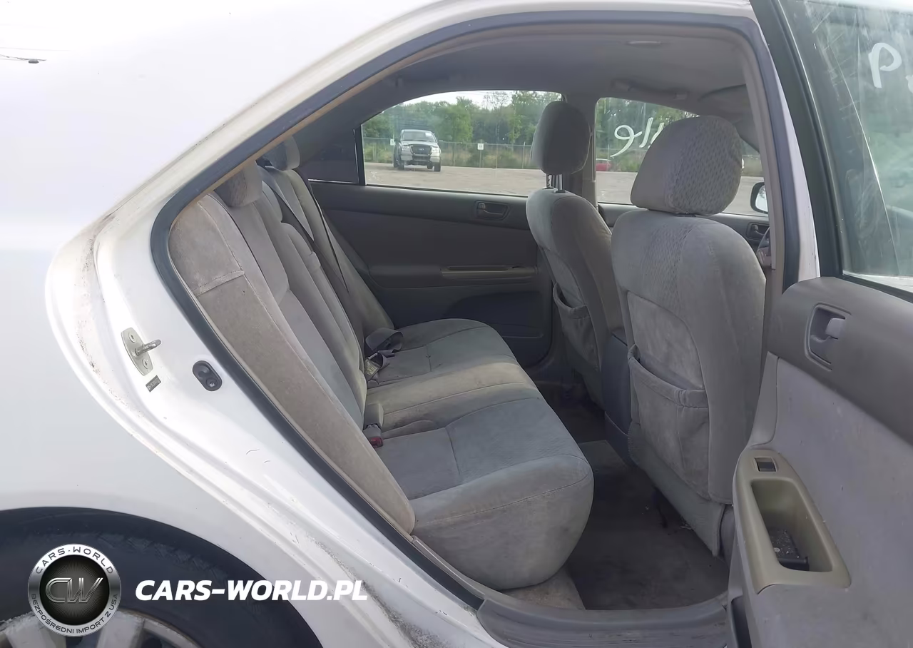 2004 Toyota Camry Le VIN:4T1BE32K04U370207 - 8