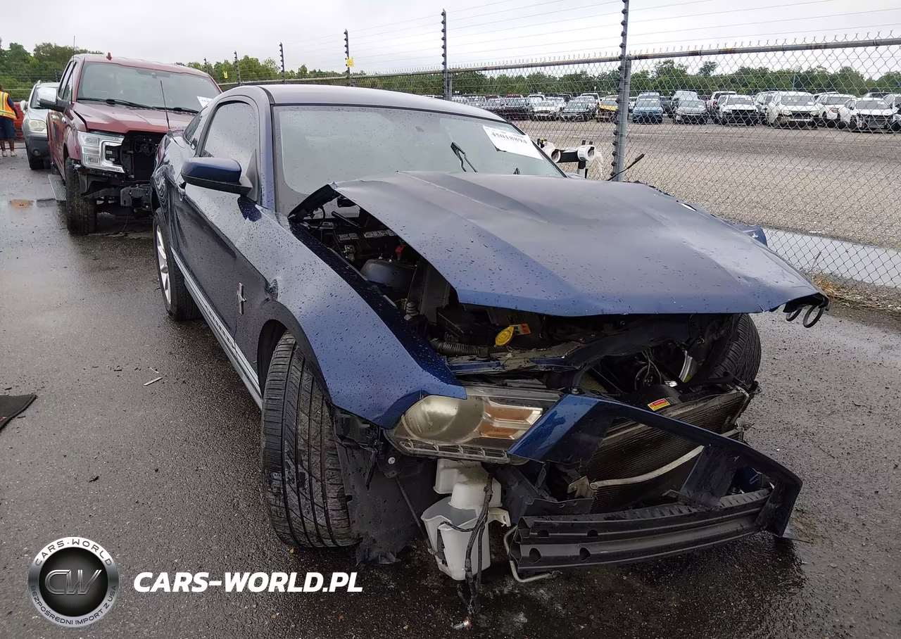 2010 Ford Mustang V6-V6 Premium