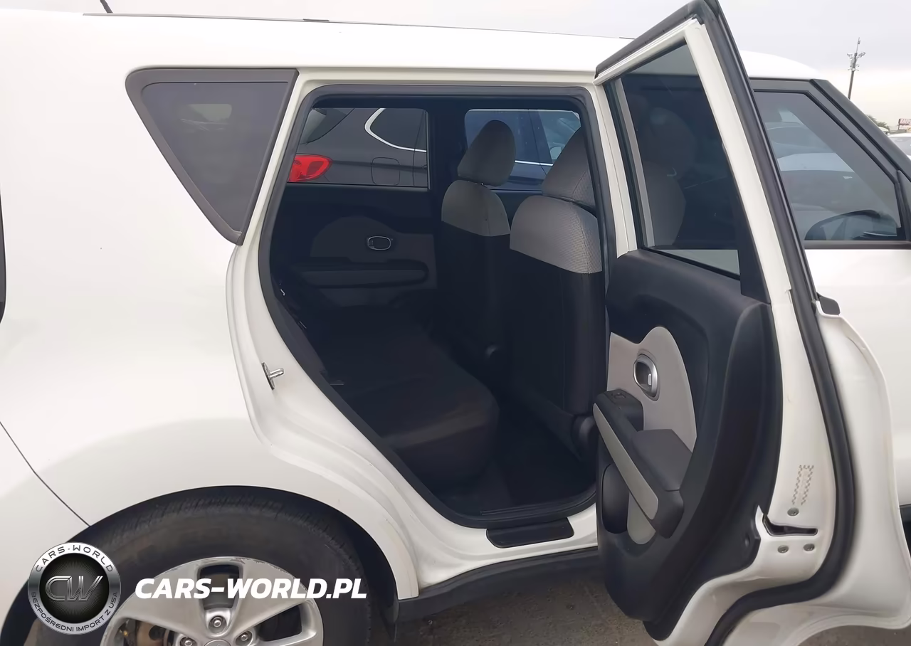 2016 Kia Soul VIN:KNDJN2A27G7324582 - 8