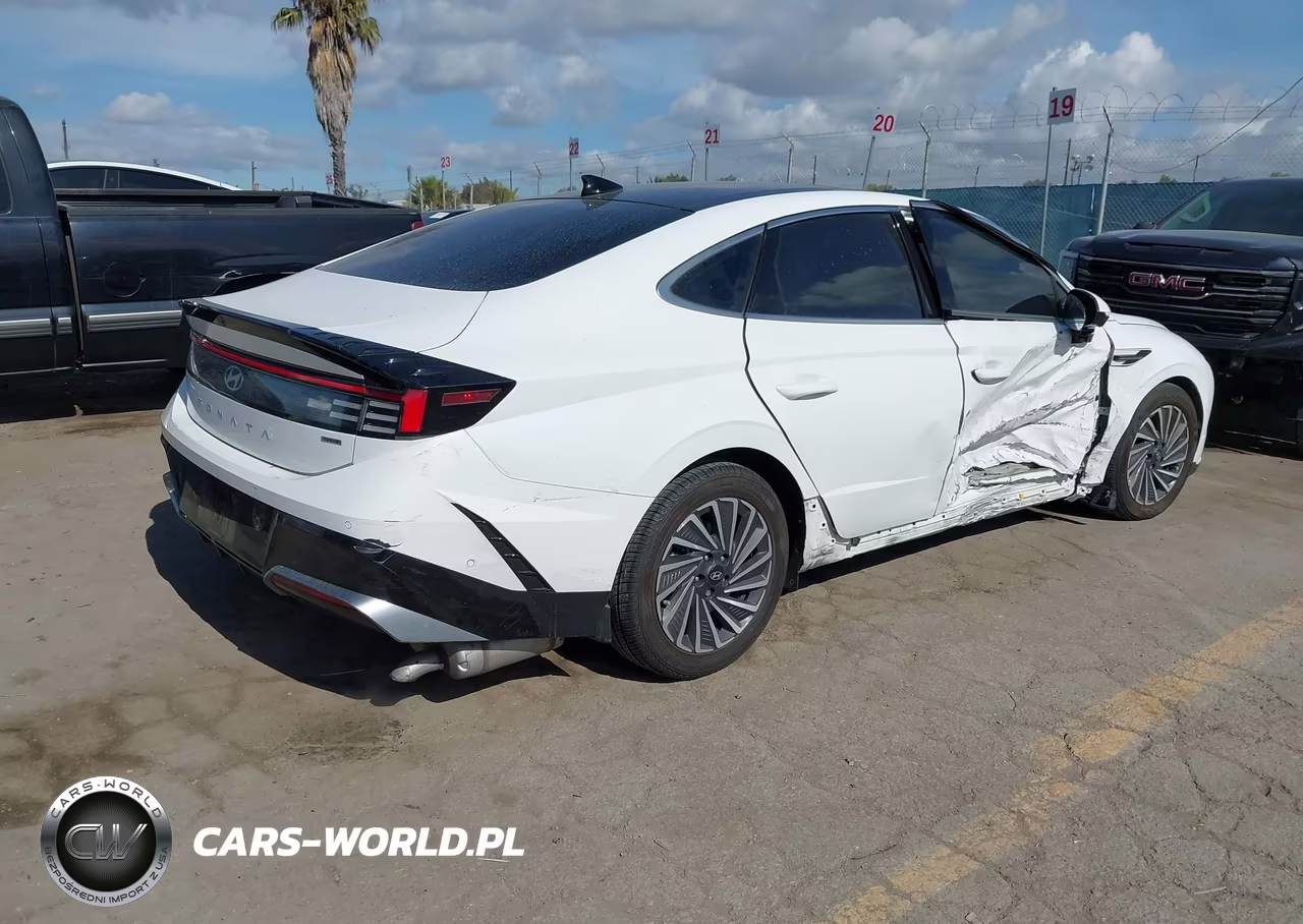 2024 Hyundai Sonata Hybrid Limited VIN:KMHL54JJ6RA093624 - 4
