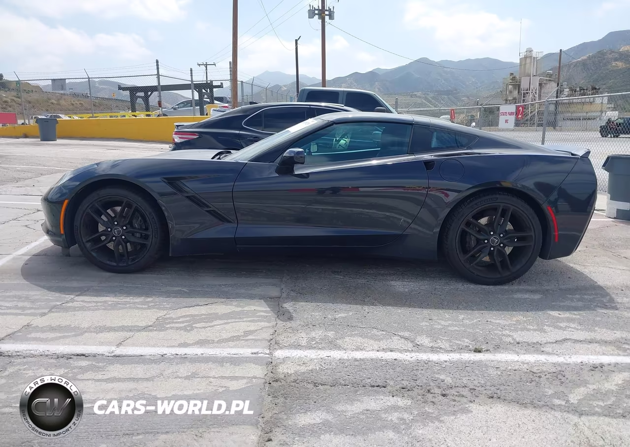 2015 Chevrolet Corvette Stingray Z51 VIN:1G1YM2D70F5111582 - 15