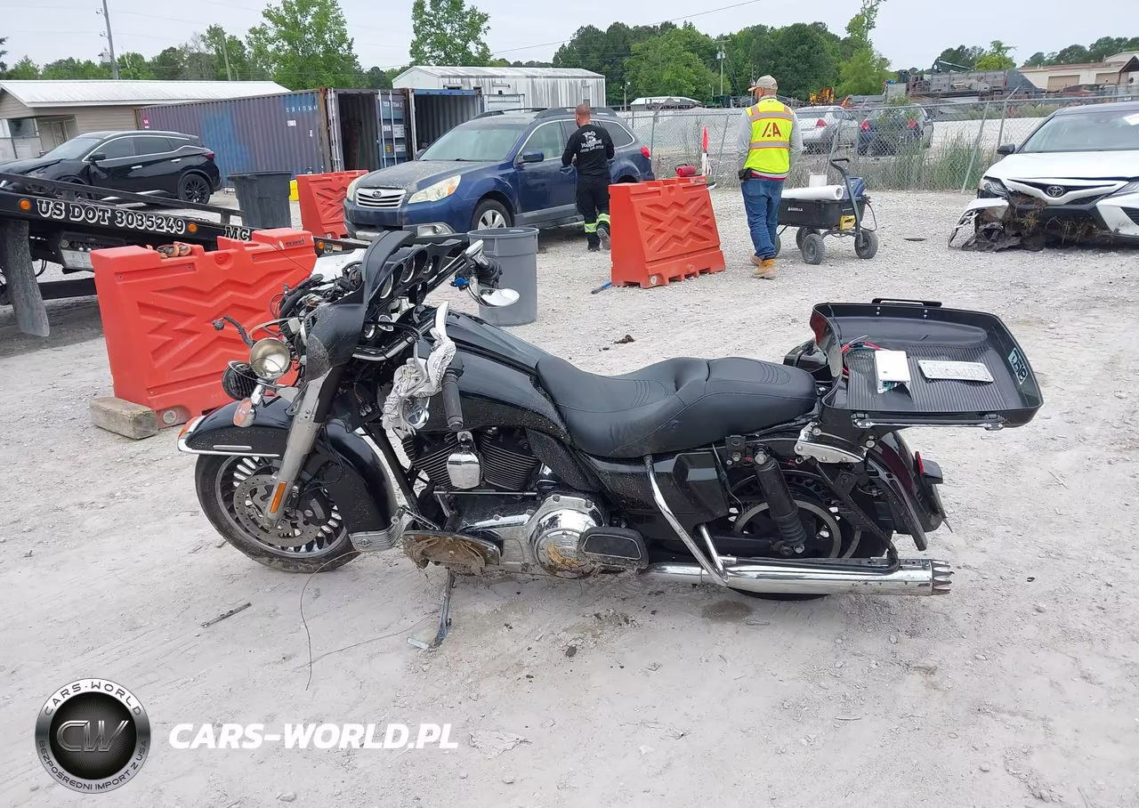 2011 Harley-Davidson Flhtk VIN:1HD1KEM14BB674611 - 12