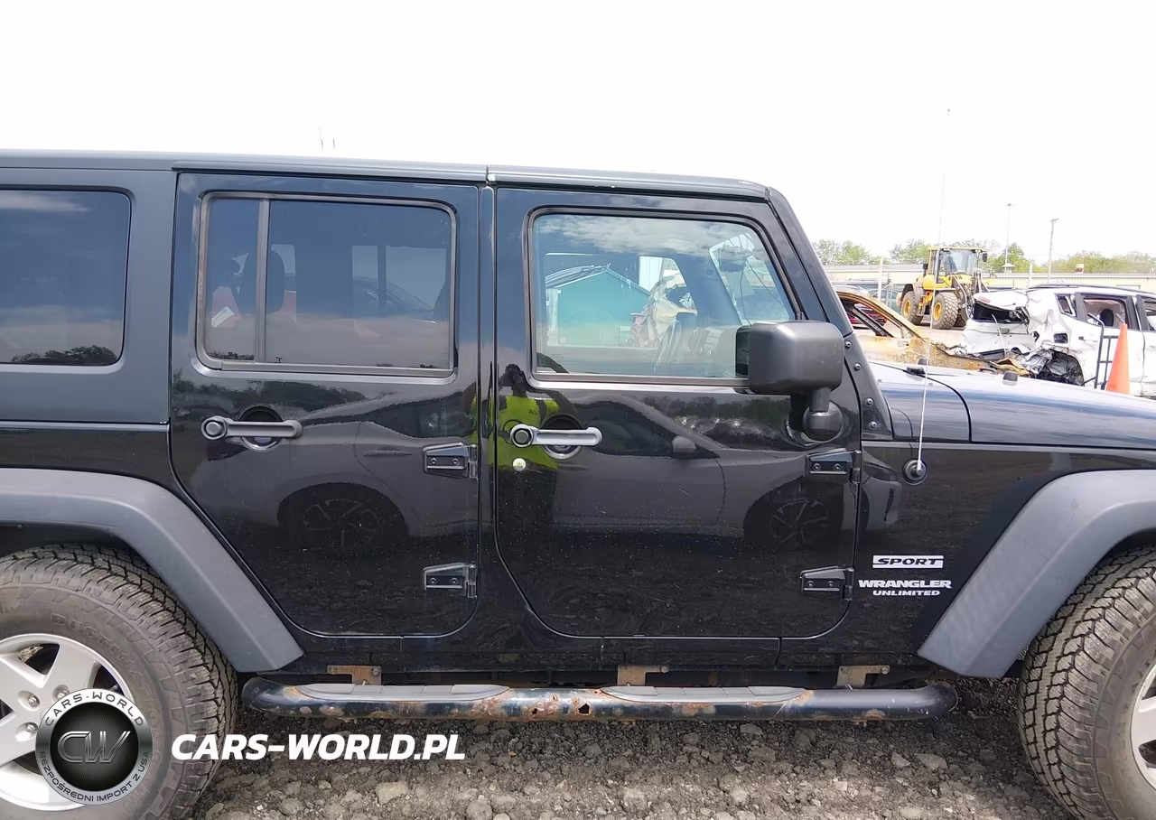 2017 Jeep Wrangler Unlimited Sport 4X4 VIN:1C4BJWDG5HL527865 - 14