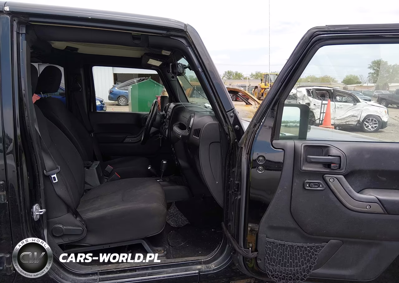 2017 Jeep Wrangler Unlimited Sport 4X4 VIN:1C4BJWDG5HL527865 - 5