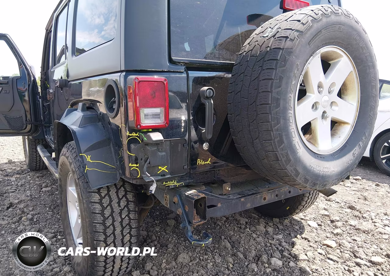 2017 Jeep Wrangler Unlimited Sport 4X4 VIN:1C4BJWDG5HL527865 - 6