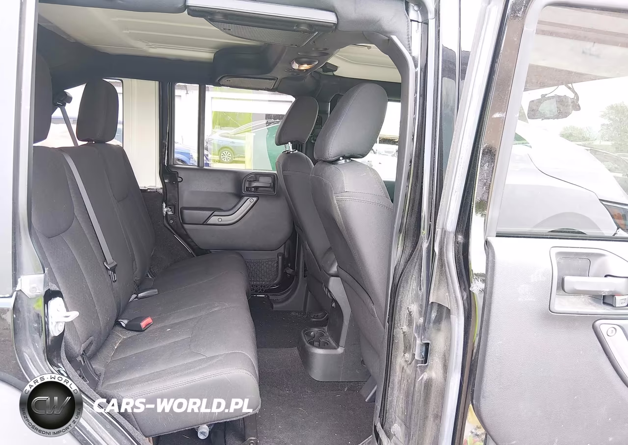 2017 Jeep Wrangler Unlimited Sport 4X4 VIN:1C4BJWDG5HL527865 - 8