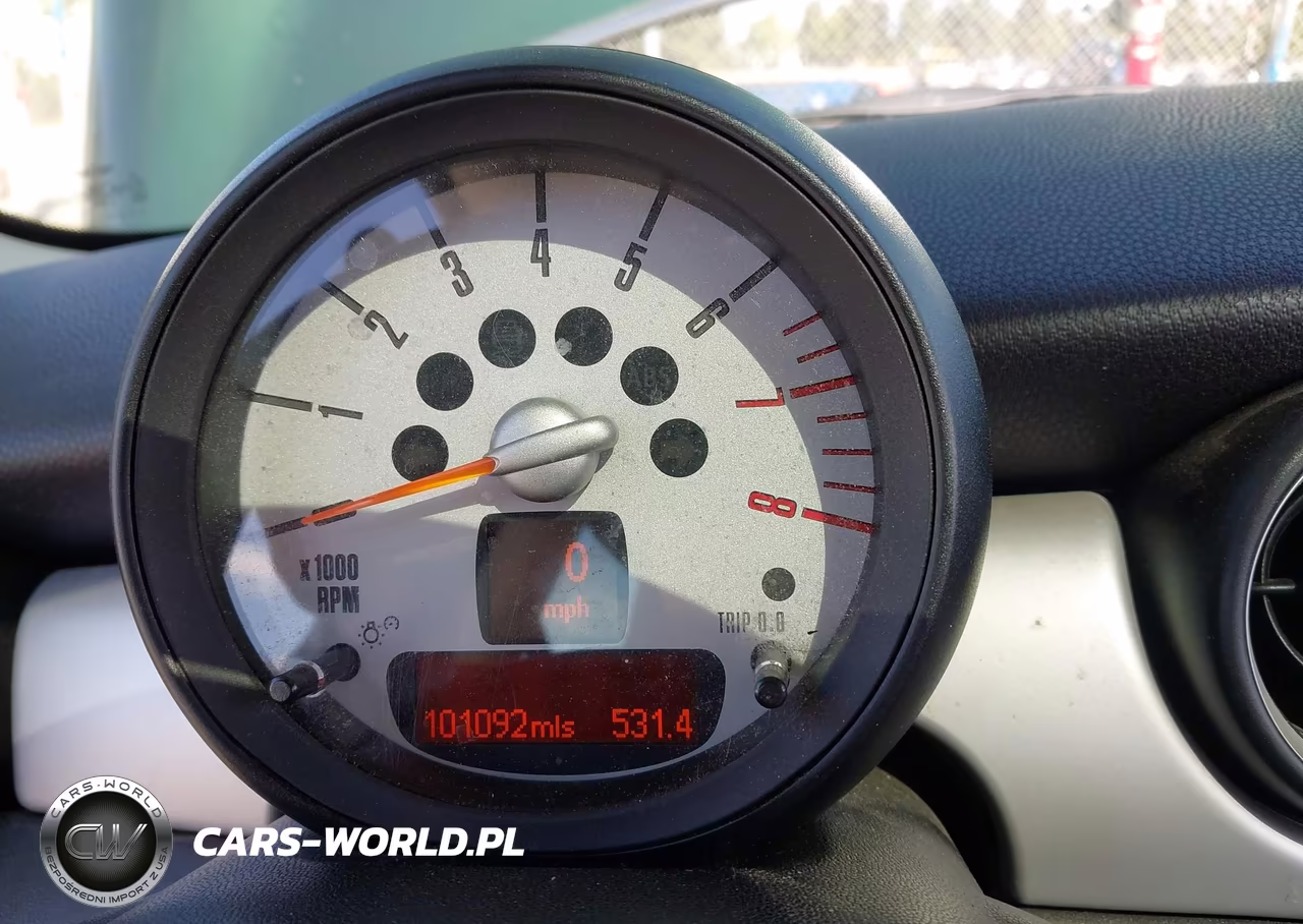 2011 Mini Cooper VIN:WMWSU3C52BT094340 - 7