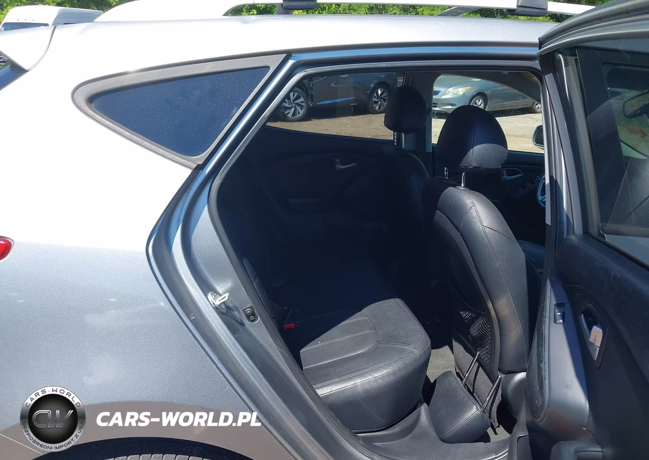 2012 Hyundai Tucson Limited VIN:KM8JU3AC6CU447041 - 8